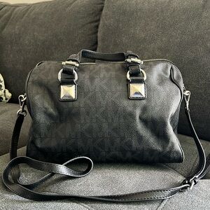 Micheal Kors signature bag